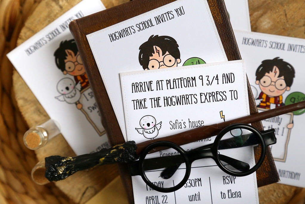 Personalized Harry Potter invitations 